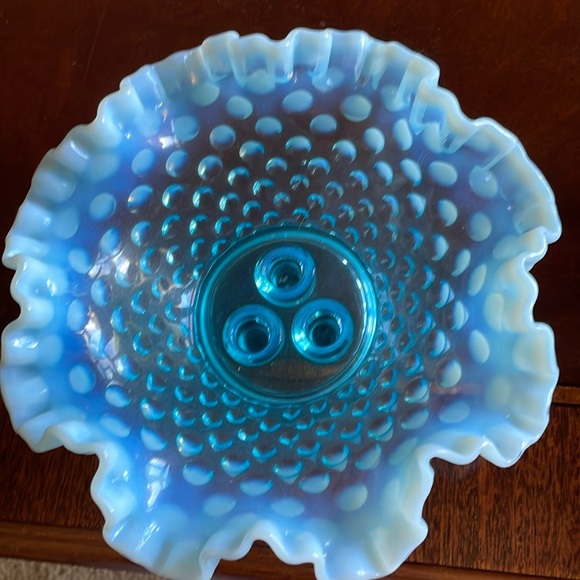 Fenton Blue Opalescent Epergne Mini 3 horn - Picture 7 of 10